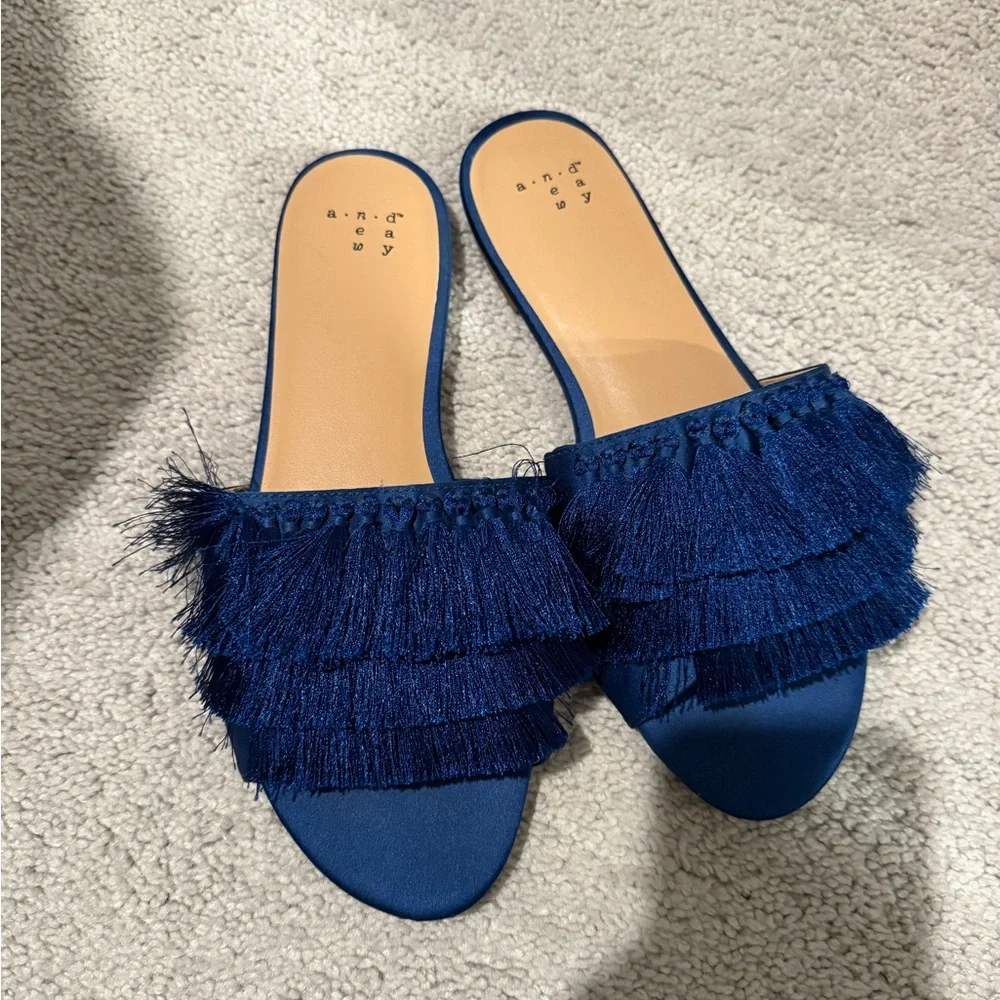 Sandals - Picture 1 of 3
